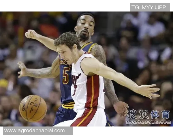 2018年火箭队与小牛队精彩对决赛程回顾与分析 2018年火箭队与小牛队精彩对决赛程回顾与分析