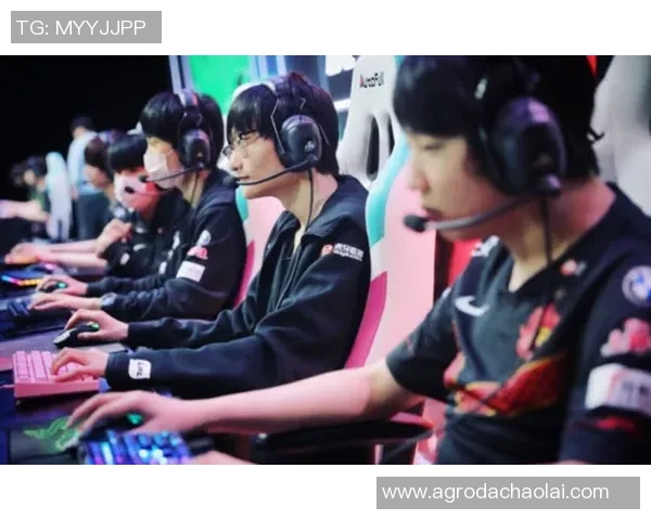 FPX战队在CSGO中的控制体系解析与战术运用探讨 FPX战队在CSGO中的控制体系解析与战术运用探讨